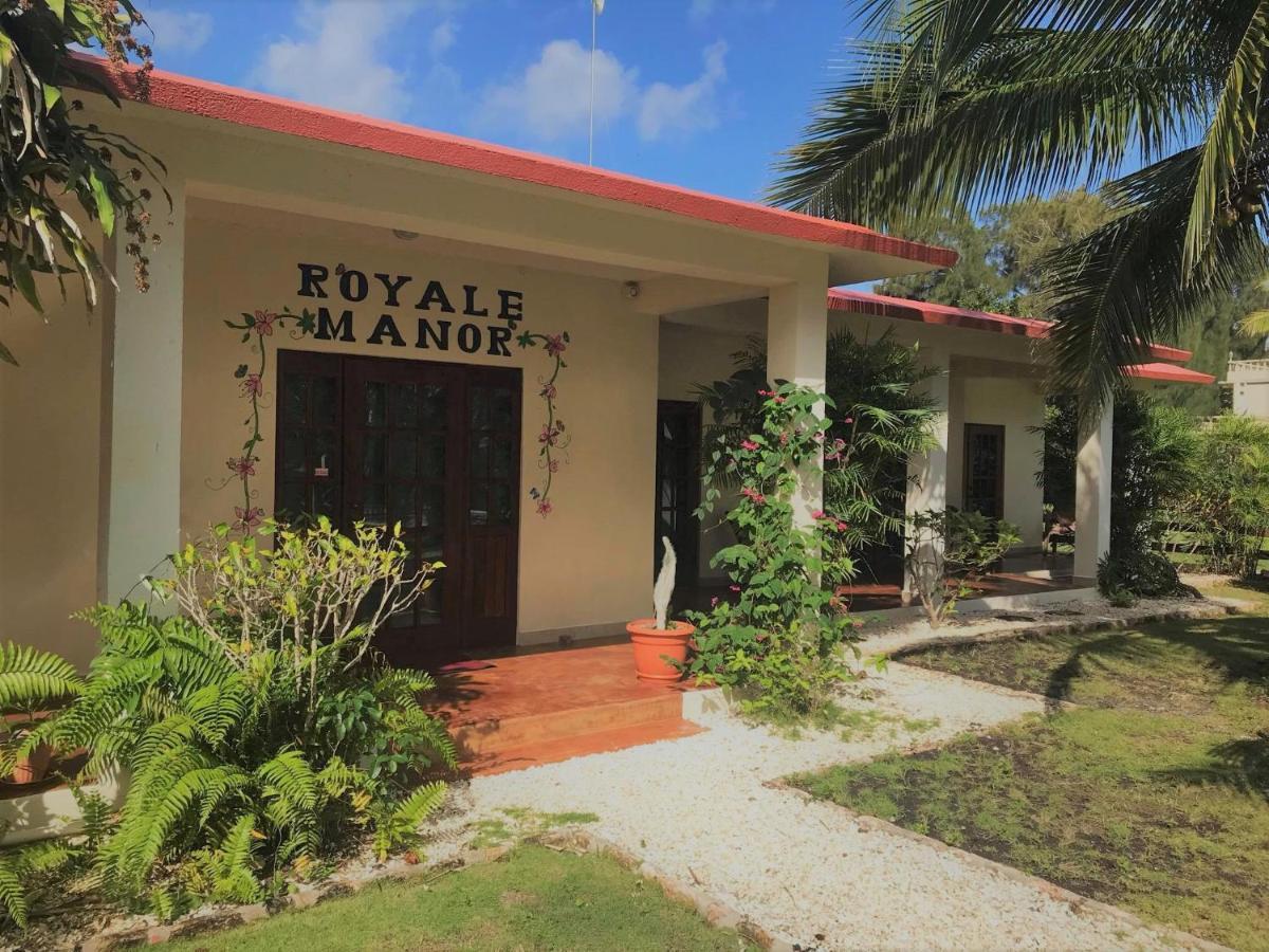 Royale Manor Villa Corozal Exterior photo
