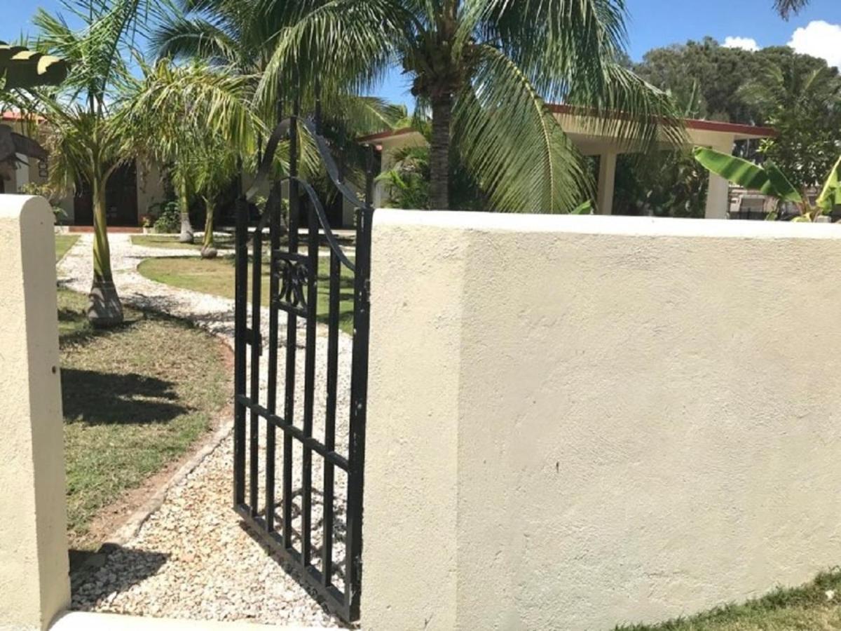 Royale Manor Villa Corozal Exterior photo