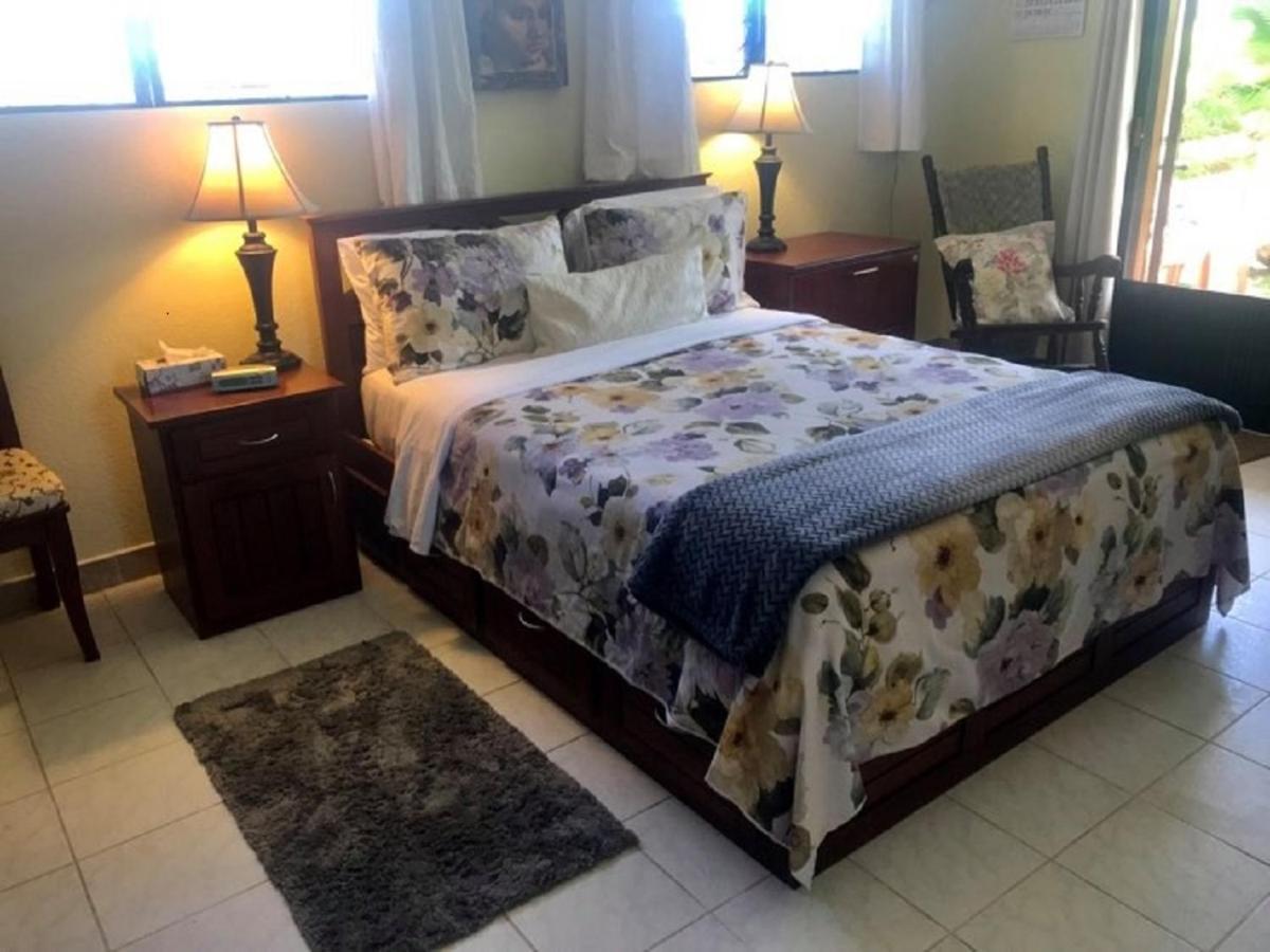 Royale Manor Villa Corozal Exterior photo
