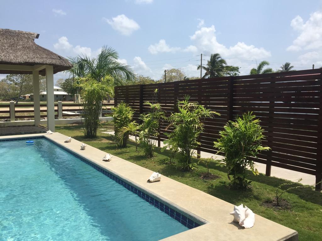 Royale Manor Villa Corozal Exterior photo