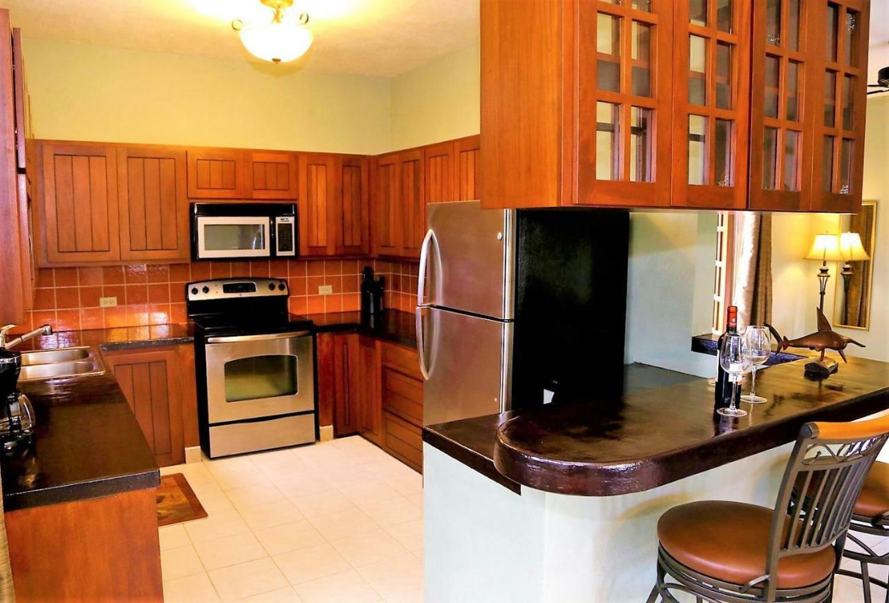 Royale Manor Villa Corozal Exterior photo