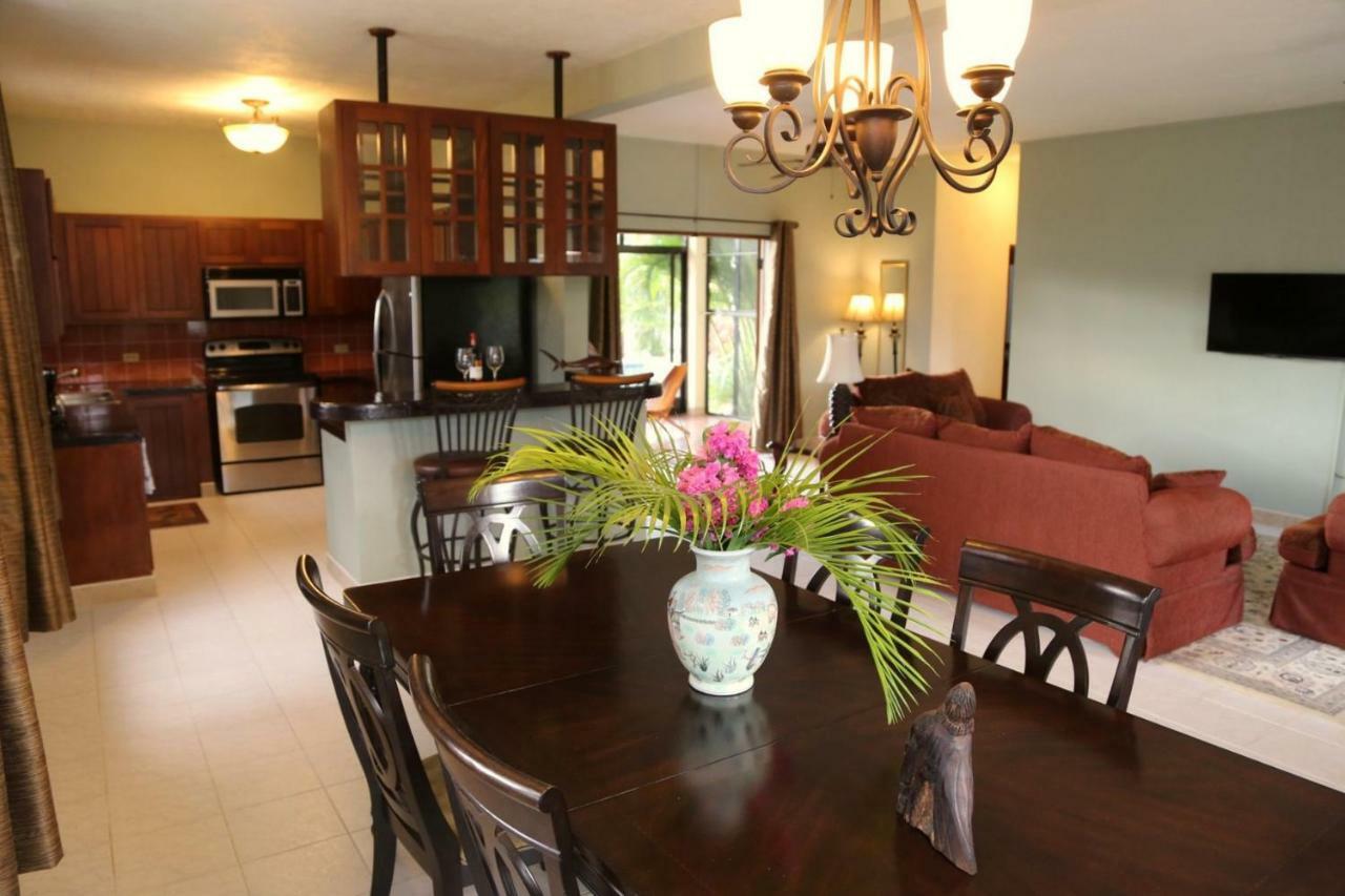 Royale Manor Villa Corozal Exterior photo
